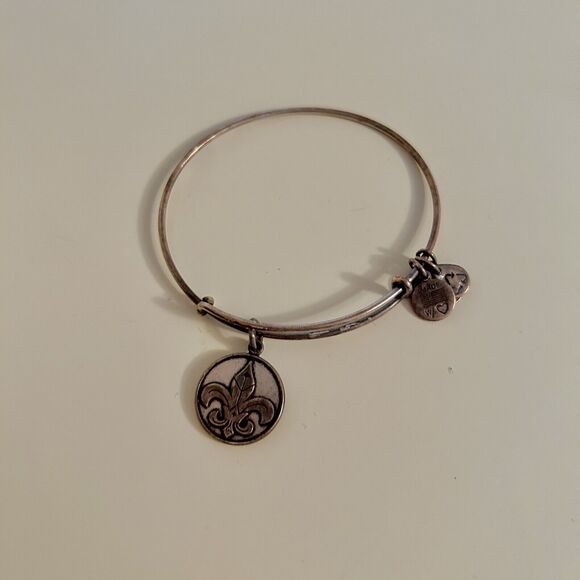 Alex and Ani Bracelet Silver Fleur De Lis Charm Bangle Circle Expandable - Picture 1 of 5